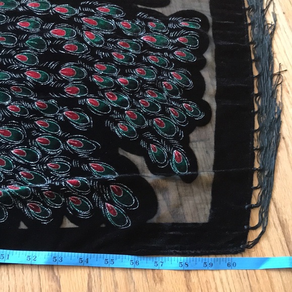 elegant and gorgeous wrap - Picture 7 of 10